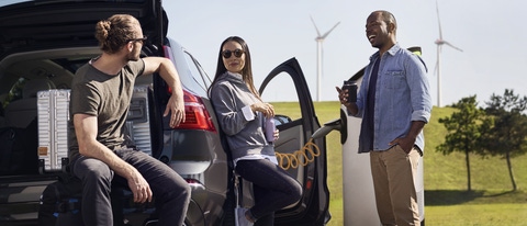 From the charging column to the cable and the plug, from the wiring to the battery inside the car – we create materials and technologies for future powertrain concepts. From the charging column to the cable and the plug, from the wiring to the battery inside the car – we create materials and technologies for future powertrain concepts.